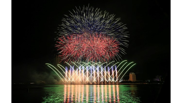 Đà Nẵng Tổ Chức Trình Diễn Pháo Hoa Quốc Tế Sau 3 Năm Tạm Dừng